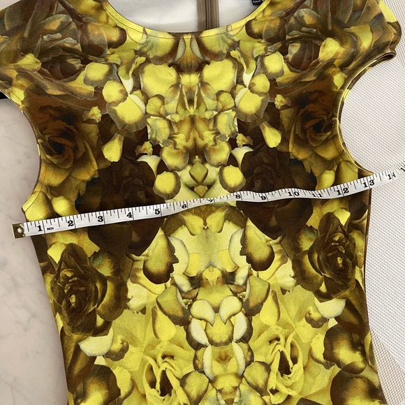 Alexander McQueen Chartreuse Mirror Bodycon Dress - Picture 4 of 11